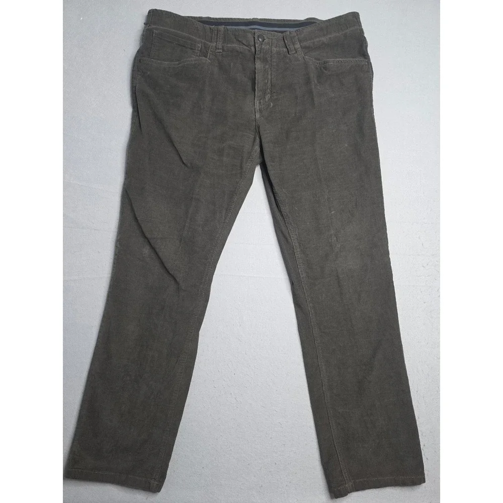 Saks Fifth Avenue Active Corduroy Pants Men's 40x32 Olive Green Straight Leg